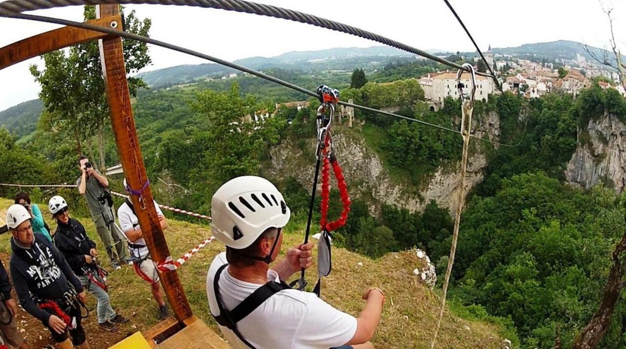 Farm Stay Synergia - Hiden Treasure Pazin Exteriör bild